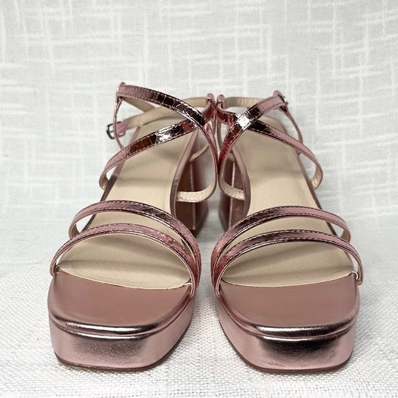 🌿NWT UO Y2K Platform Retro Block Strappy Heels Size 10 in Box - Picture 9 of 12